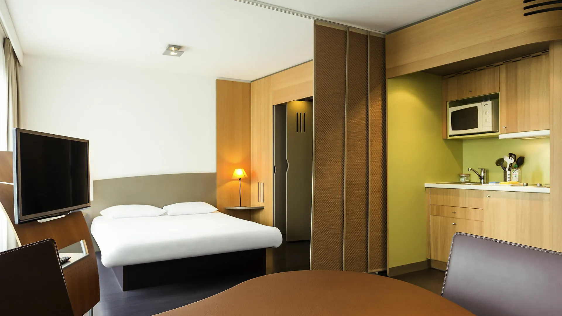 Aparthotel Adagio Annecy Centre 4*,  France